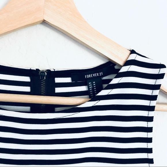 Black and White Geometric Stripe Mini Dress - Picture 4 of 5